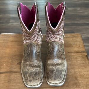 Girls Ariat cowboy boots